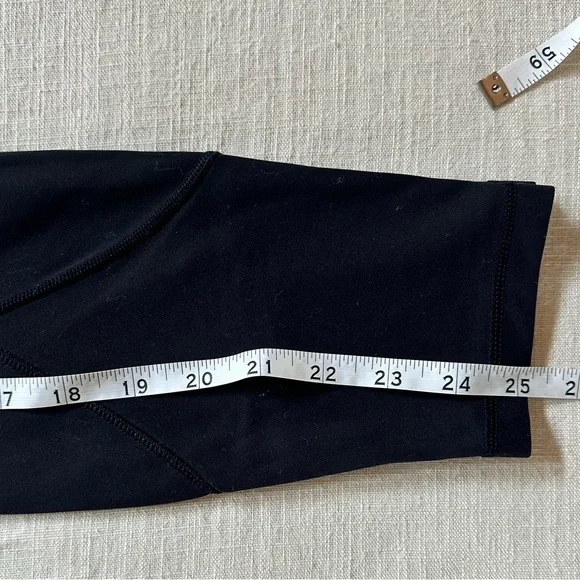 Lululemon In Movement 7/8 Tight (size 6, 25” inseam) - BLACK - Picture 3 of 3